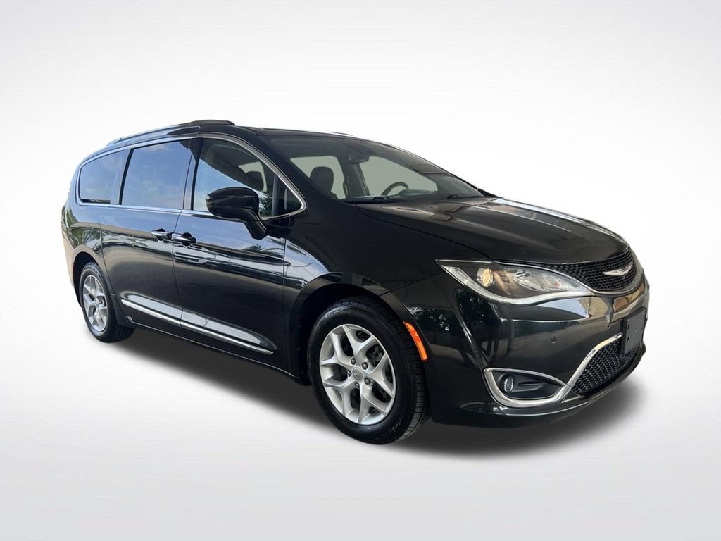 Used 2017 Chrysler Pacifica Touring-L Plus w/ Advanced Safetytec Group FWD video 3