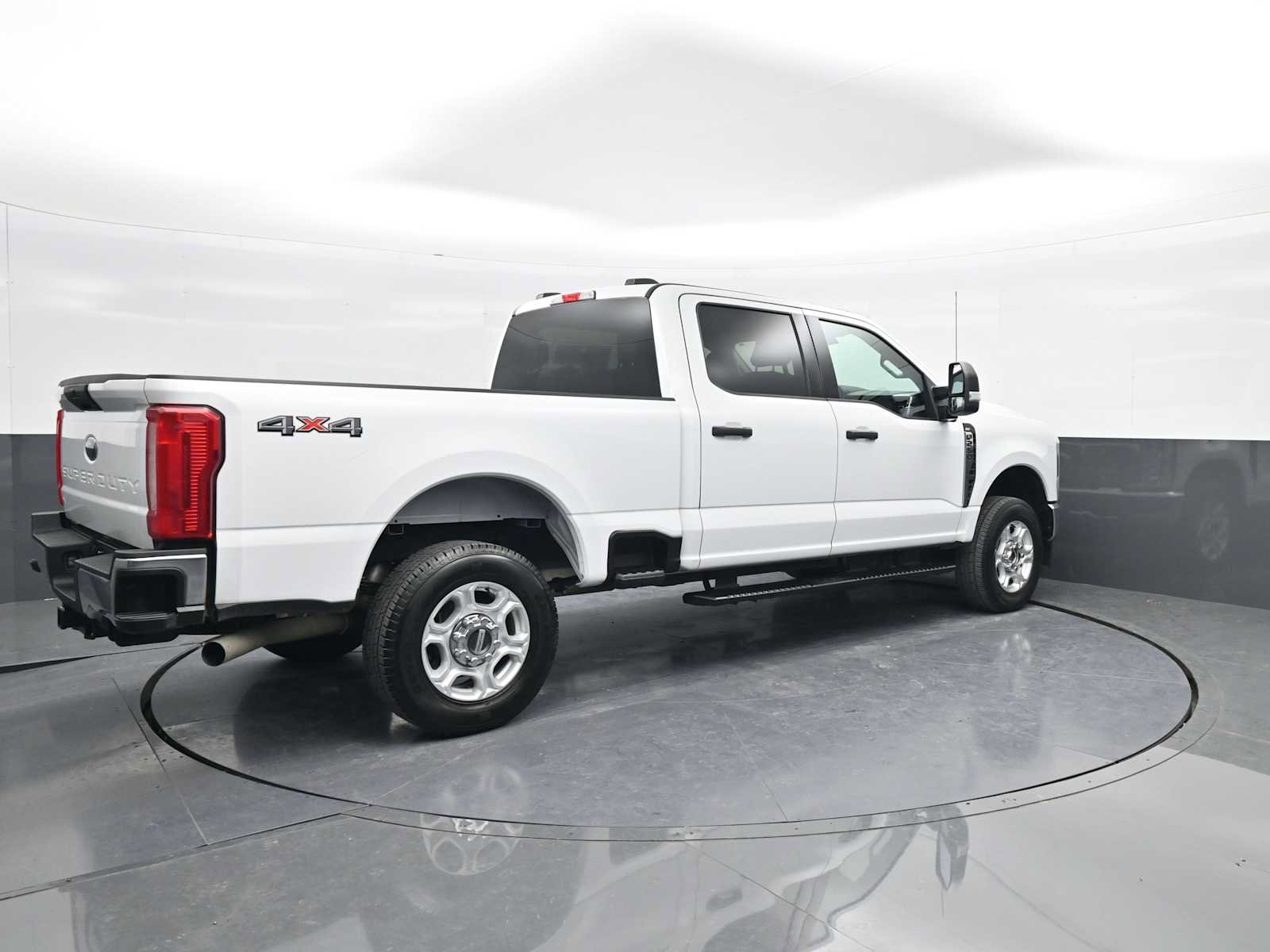 Used 2025 Ford F250 XLT image 8