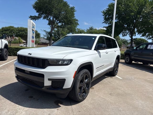 Used 2023 Jeep Grand Cherokee L Laredo AWD/4WD image 1