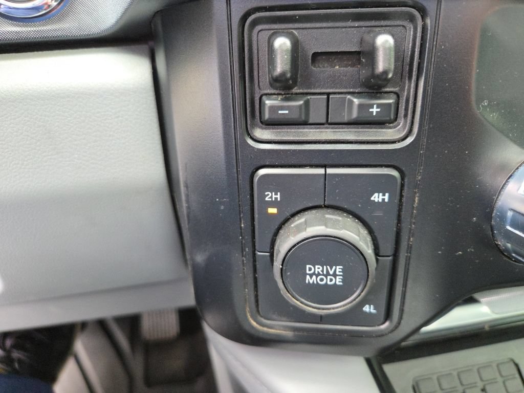 Used 2024 Ford F450 Limited AWD/4WD image 28