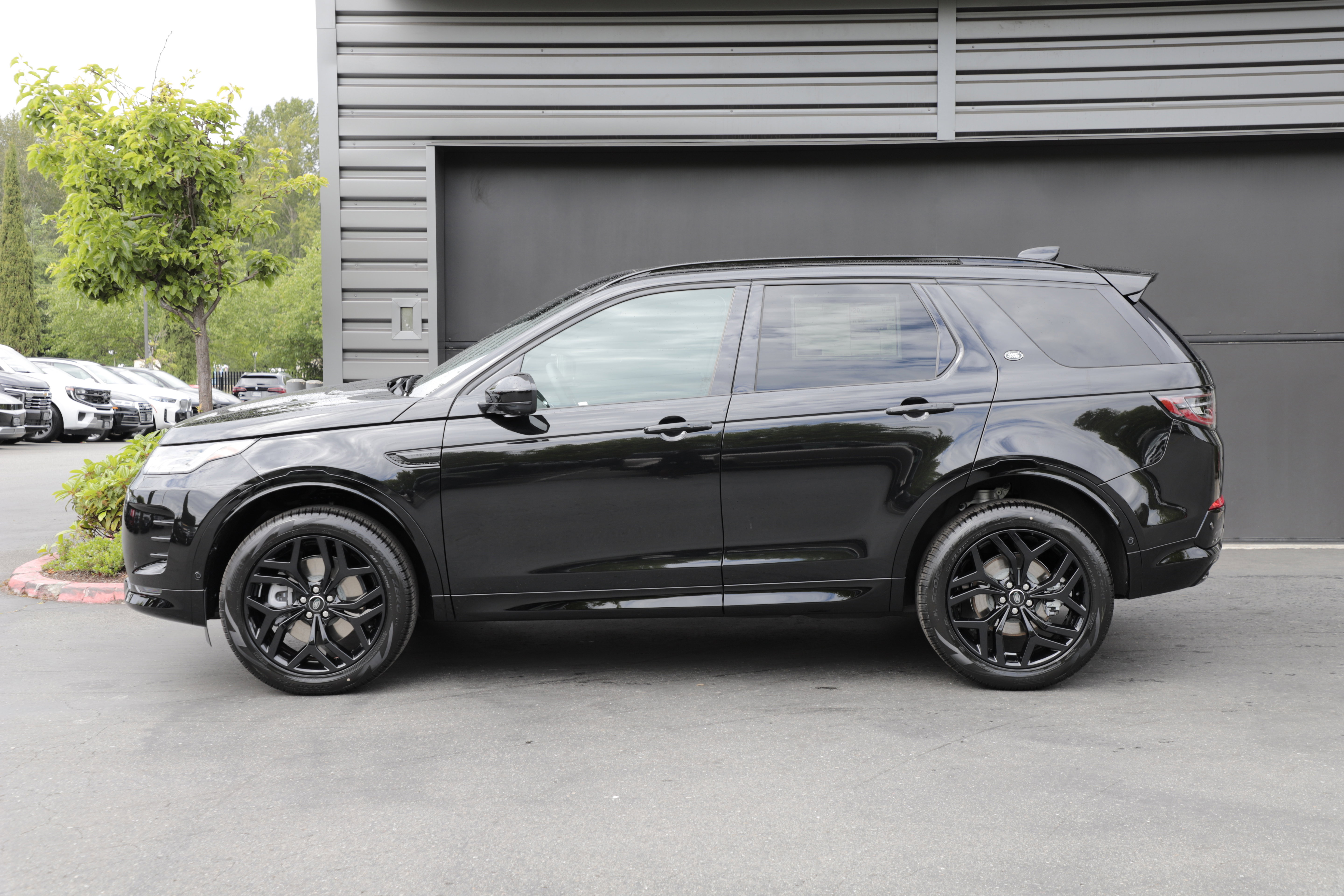 New 2026 Land Rover Discovery Sport Landmark AWD/4WD image 7