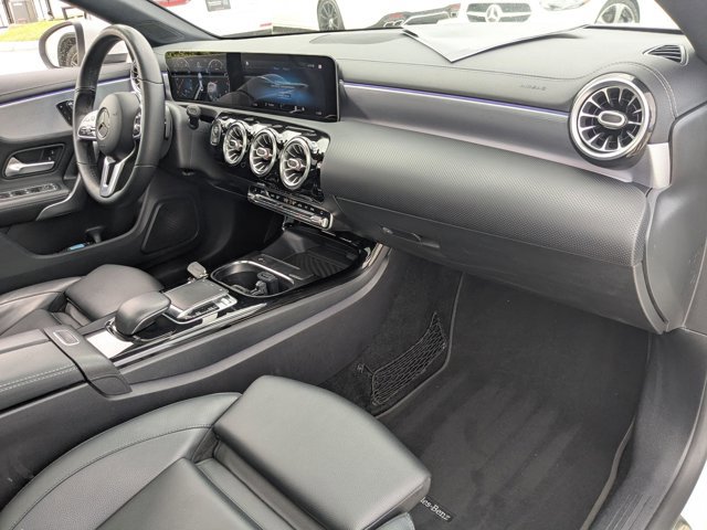 Used 2020 Mercedes-Benz CLA 250 image 22