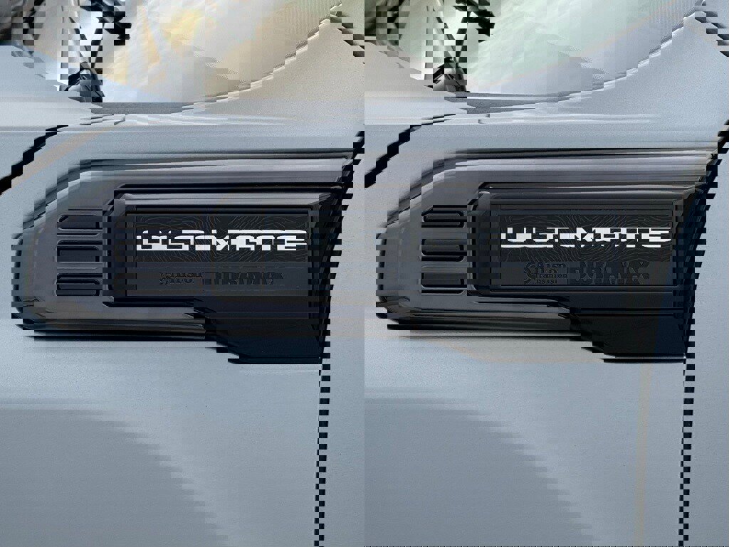 Used 2025 GMC Sierra 2500 Denali Ultimate image 5