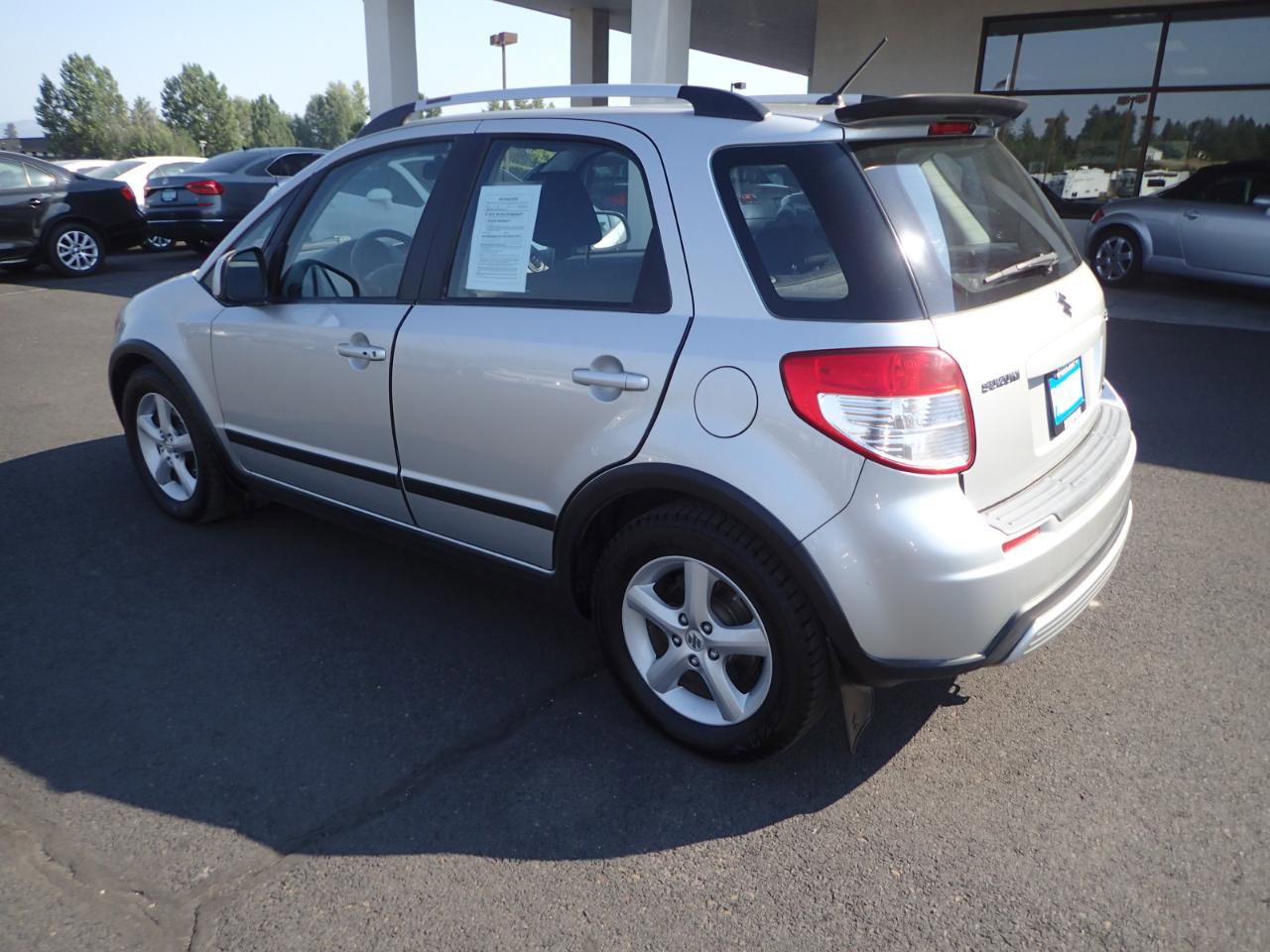 Used 2008 Suzuki SX4 AWD Hatchback w/ Touring Pkg image 3