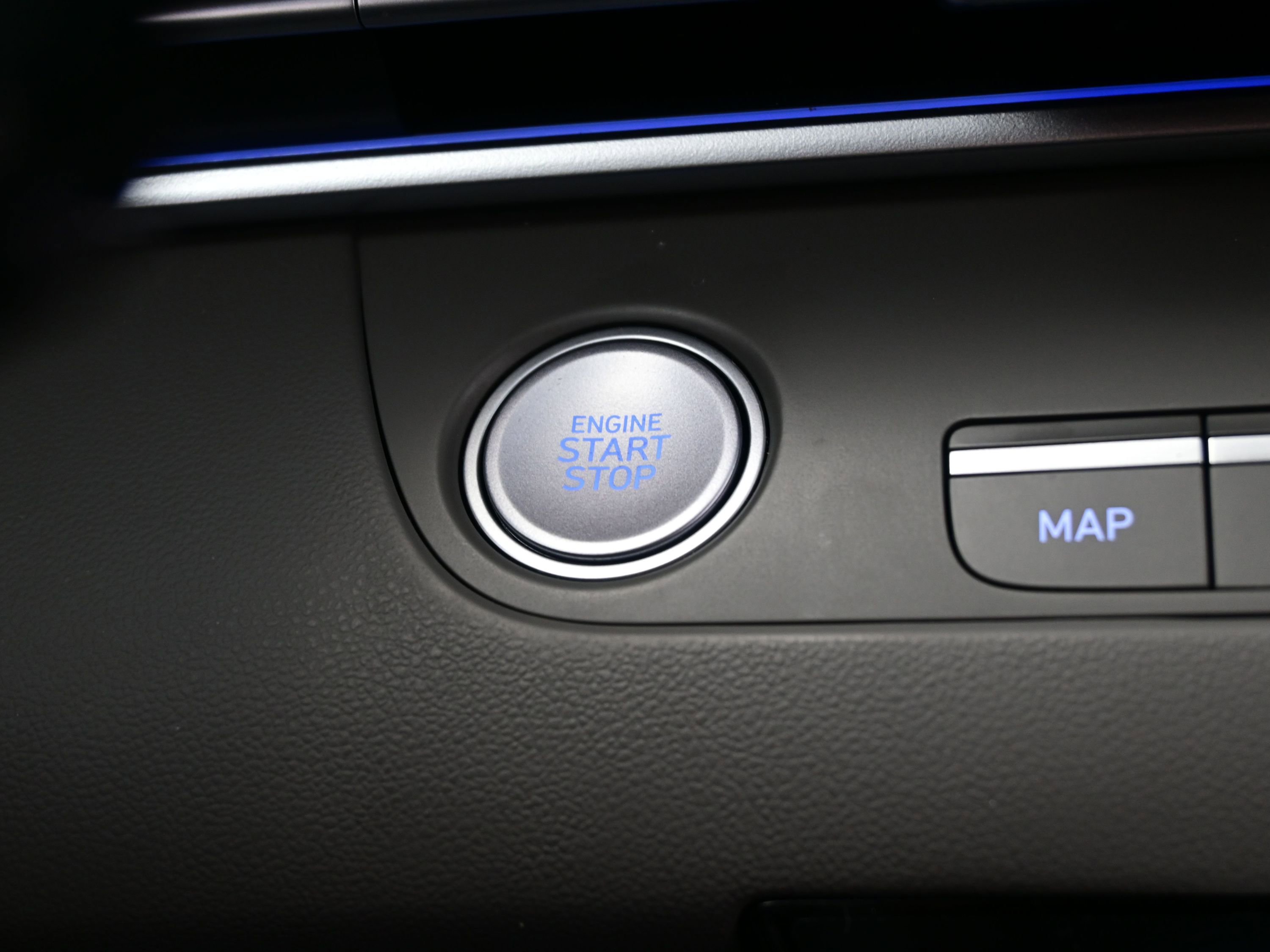 Certified 2025 Hyundai Elantra SEL image 22