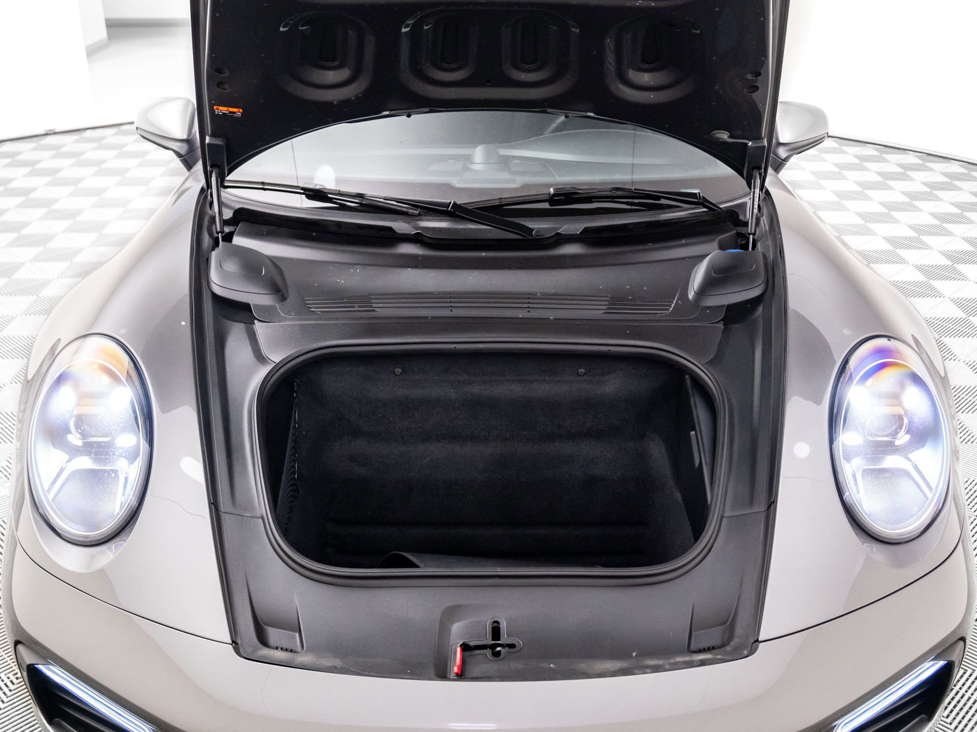 Certified 2024 Porsche 911 Carrera RWD image 29