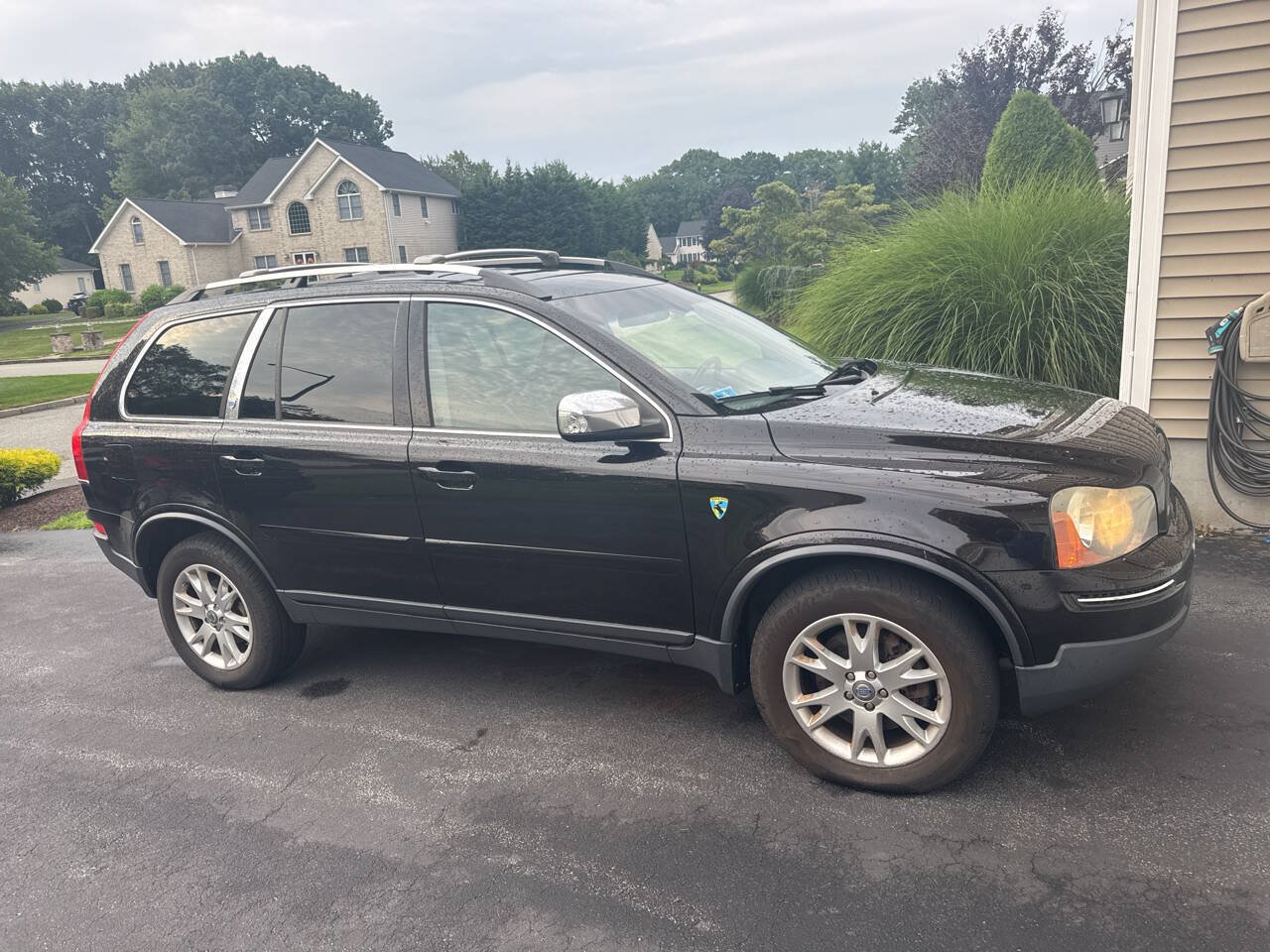 Used 2010 Volvo XC90 V8 AWD/4WD image 1