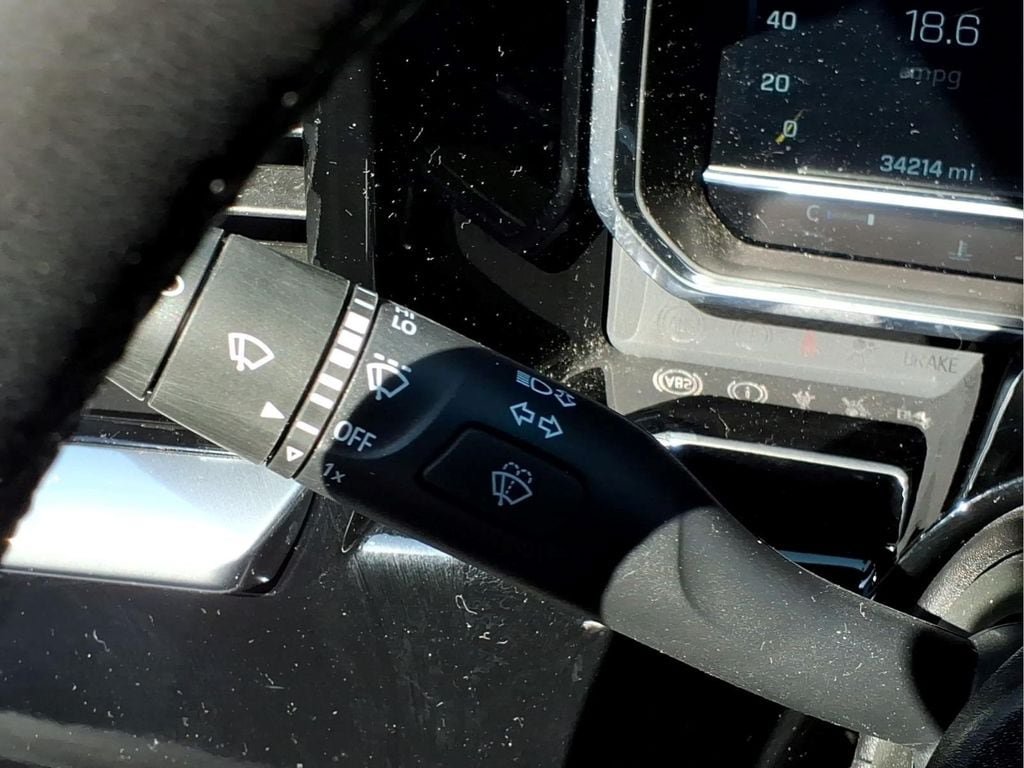 Used 2022 Chevrolet Silverado 1500 LT AWD/4WD image 19