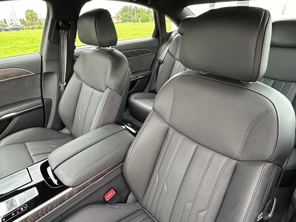 Used 2025 Audi A8 L 3.0T AWD/4WD image 18