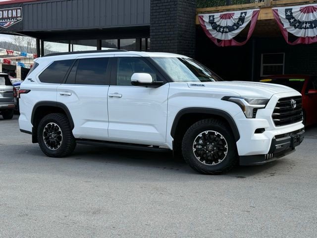 Used 2025 Toyota Sequoia Platinum image 2