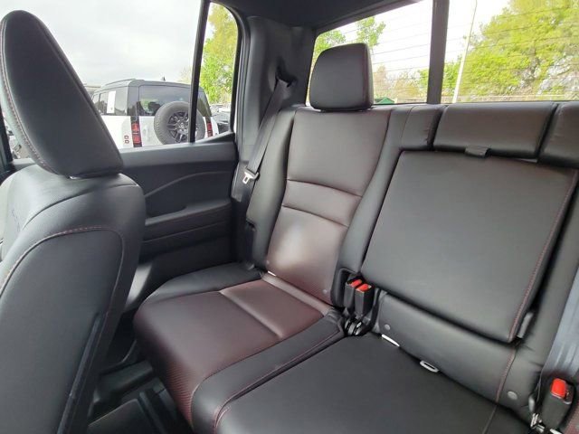 Used 2025 Honda Ridgeline Black Edition image 4