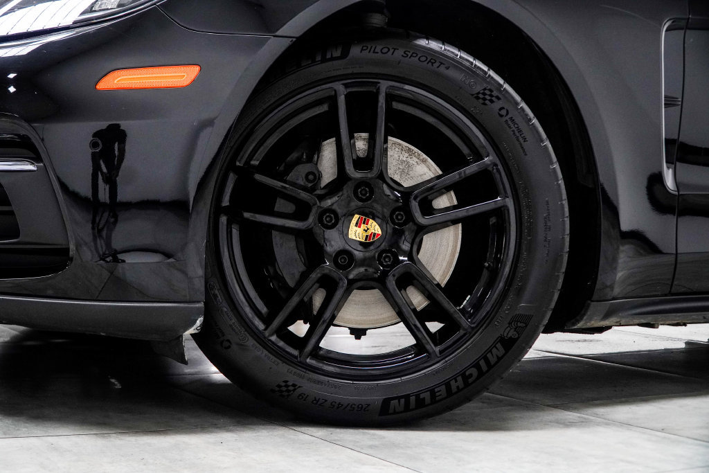 Used 2024 Porsche Taycan w/ Premium Package RWD image 8