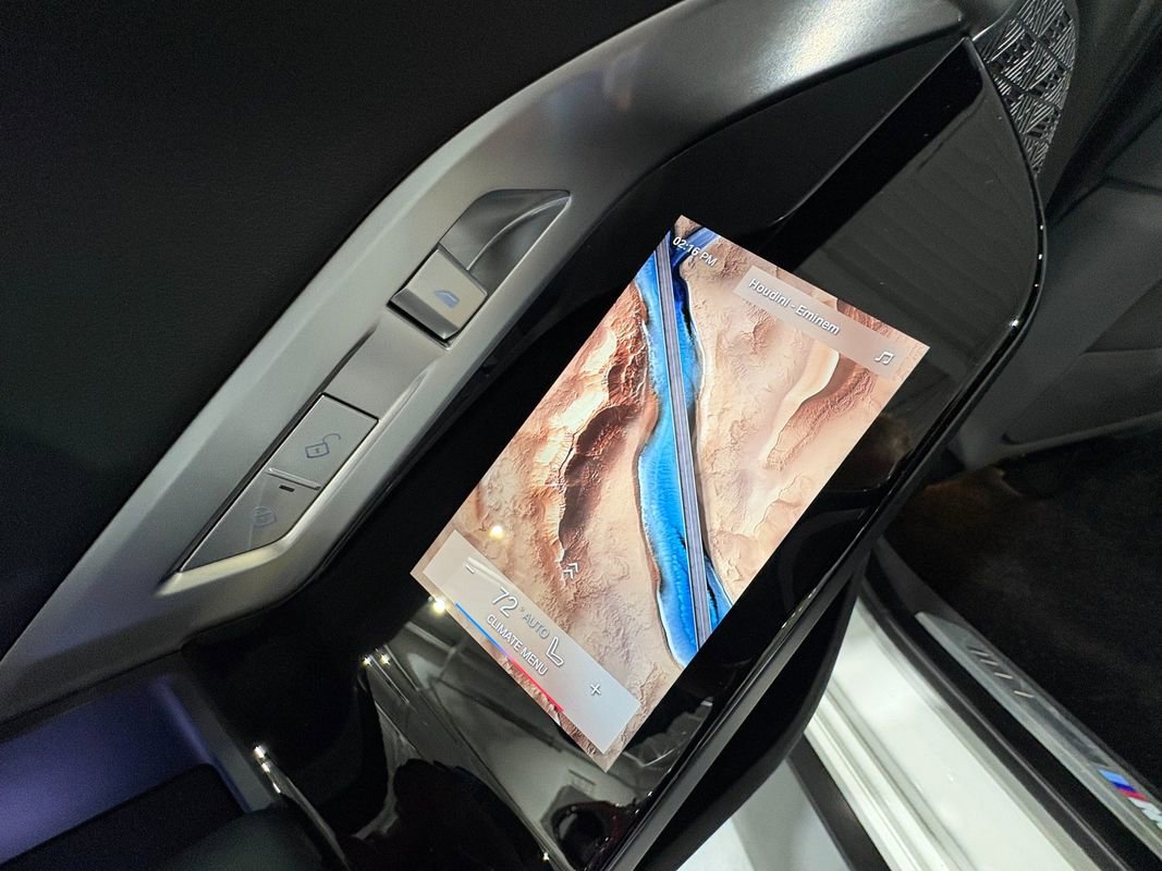 Used 2024 BMW i7 xDrive60 image 38