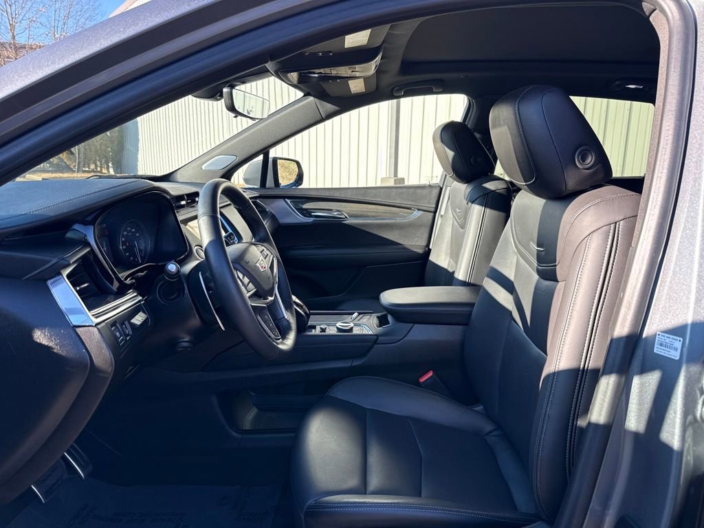 Certified 2022 Cadillac XT5 Sportv w/ Technology Package image 4