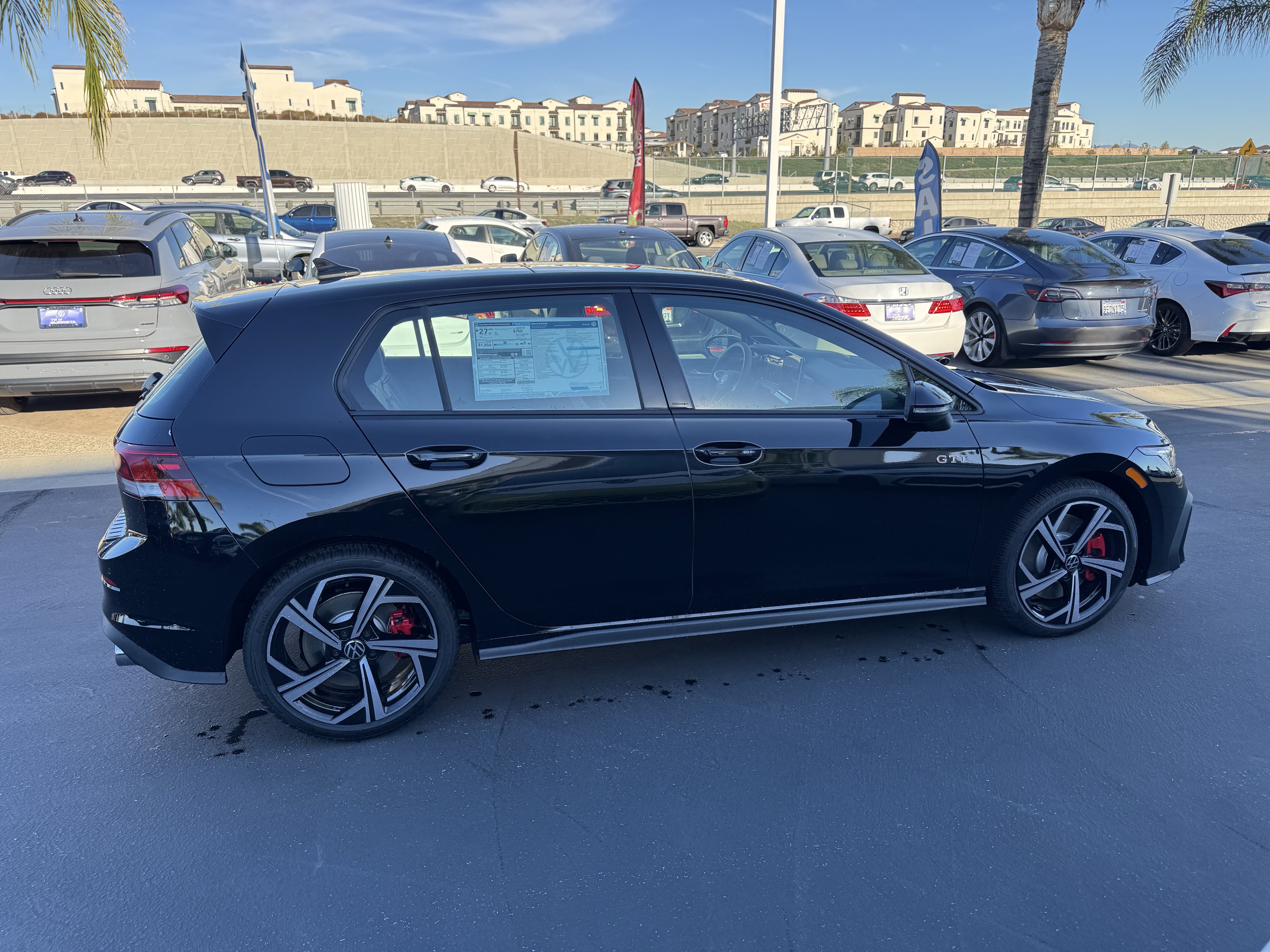 New 2026 Volkswagen GTI SE FWD image 10