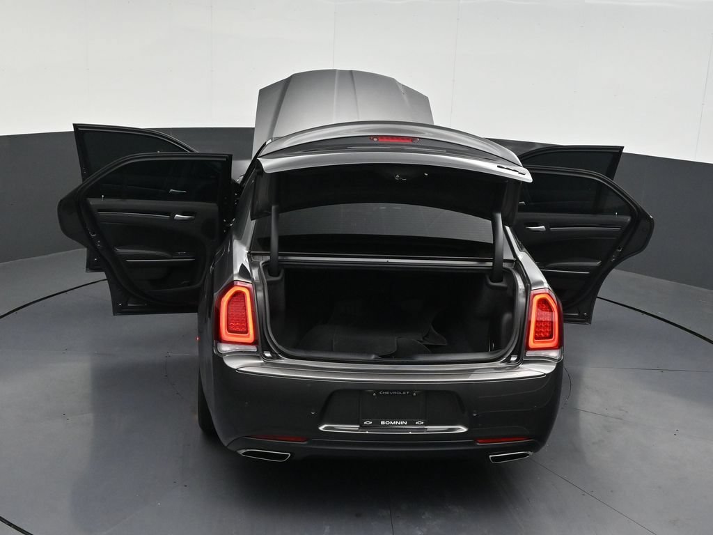 Used 2023 Chrysler 300 S w/ Comfort Group RWD image 37