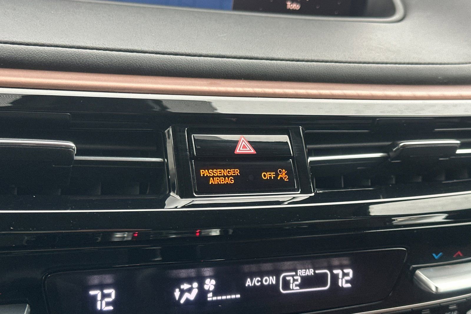 Used 2024 Acura MDX SH-AWD w/ Technology Package image 30