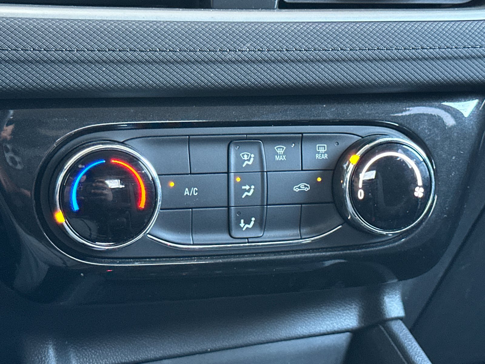 Used 2025 Chevrolet TrailBlazer LT AWD/4WD image 20