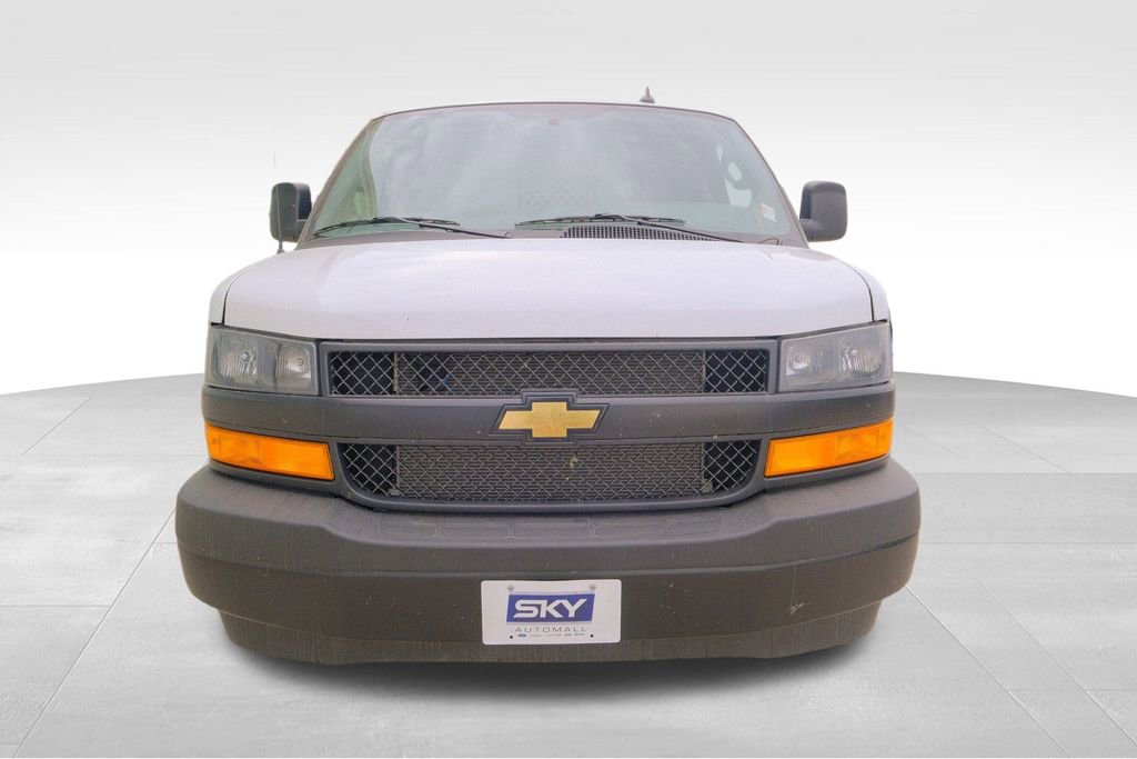 Used 2025 Chevrolet Express 2500 w/ Driver Convenience Package image 11