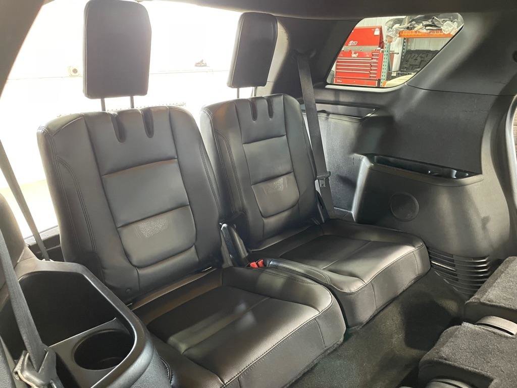 Used 2017 Ford Explorer XLT w/ Equipment Group 202A image 24