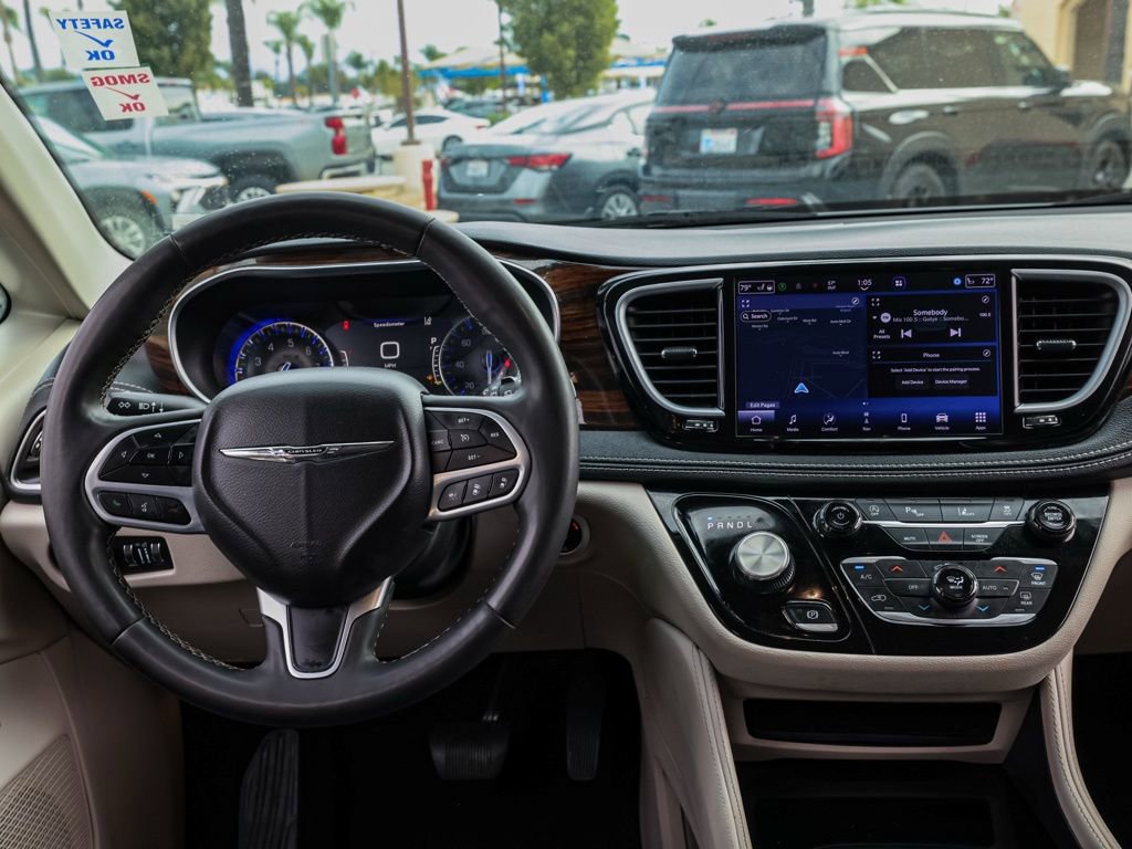 Used 2023 Chrysler Pacifica Limited image 21