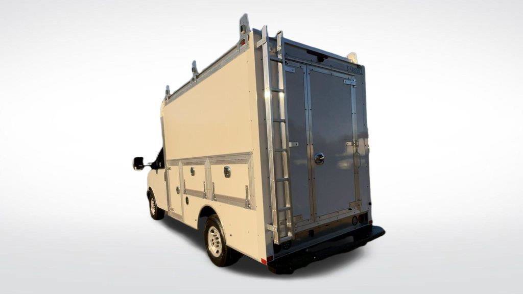 New 2025 GMC Savana 3500 w/ Power Convenience Package RWD image 9