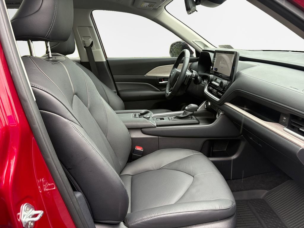 Used 2024 Toyota Grand Highlander AWD image 26
