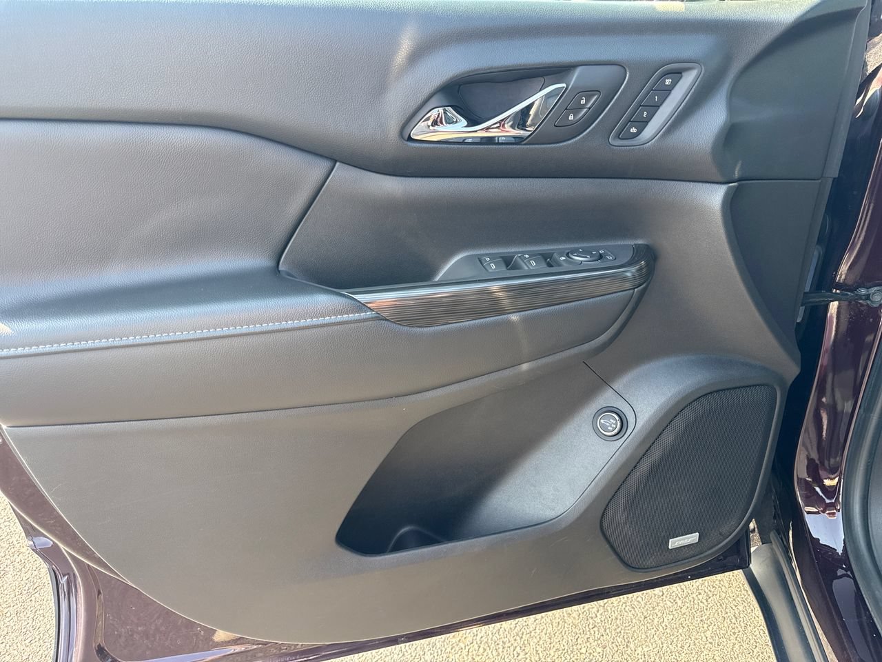 Used 2018 GMC Acadia SLT w/ LPO, Floor Liner Package FWD image 14