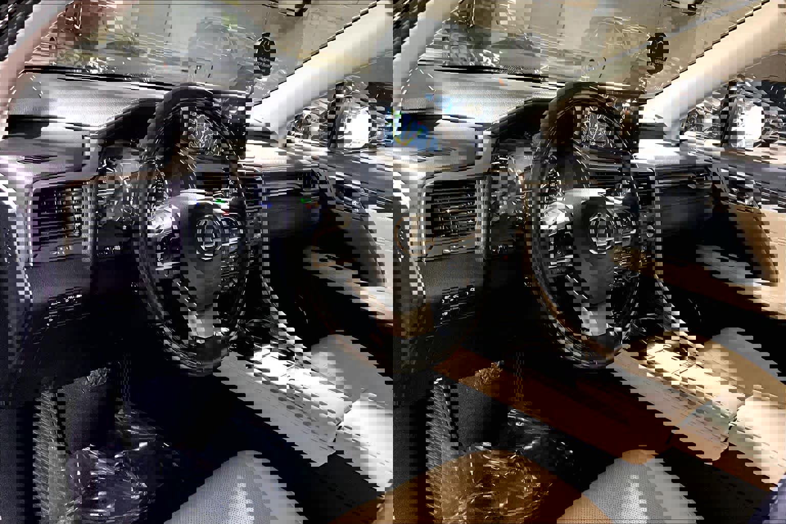 Used 2022 Lexus RX 450hL Luxury w/ Cold Area Package (CT) image 31