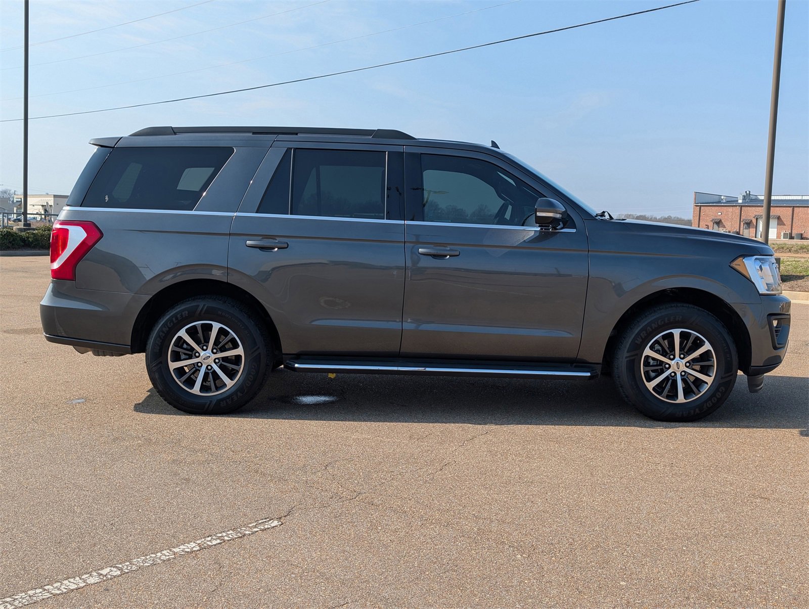 Used 2021 Ford Expedition XLT image 4