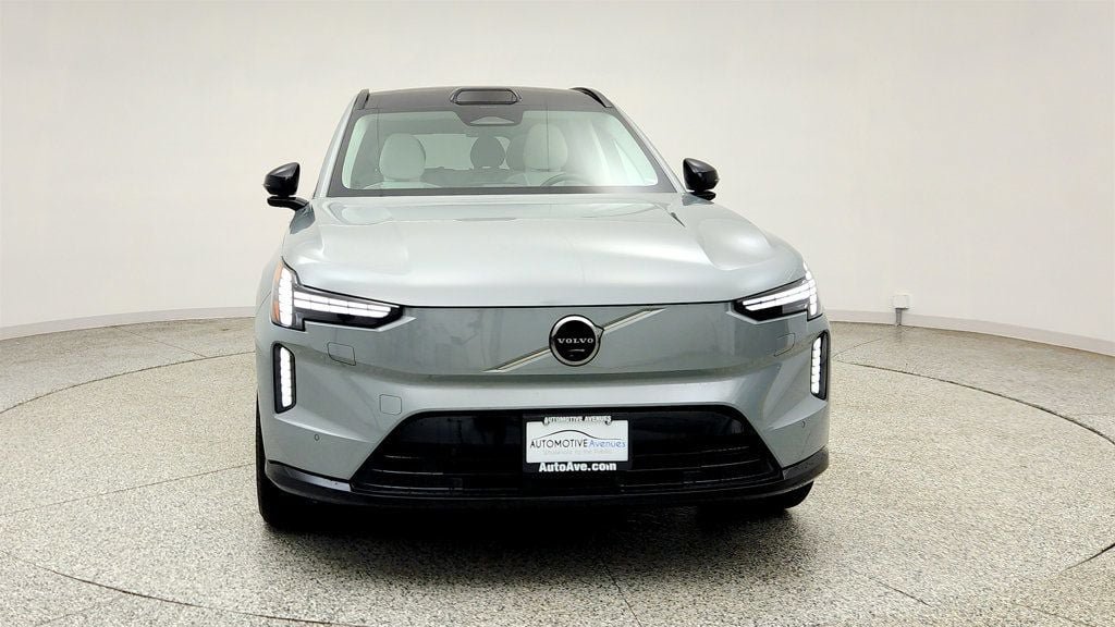 Used 2025 Volvo EX90 Ultra AWD/4WD image 2