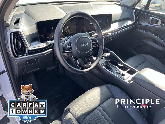 Used 2025 Kia Sorento S image 16