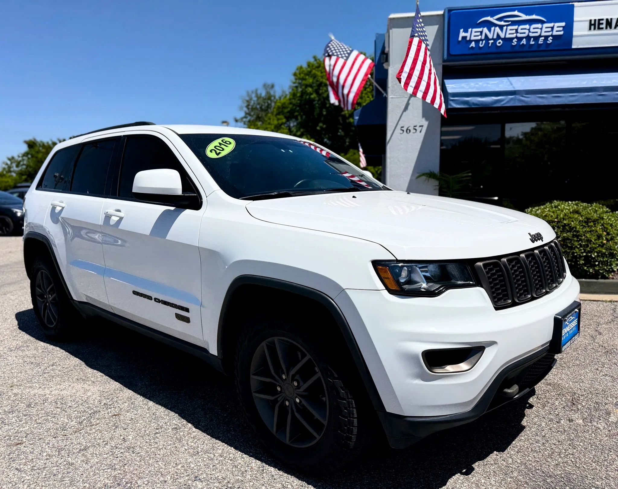 Used 2016 Jeep Grand Cherokee Laredo 75th Anniversary AWD/4WD image 10