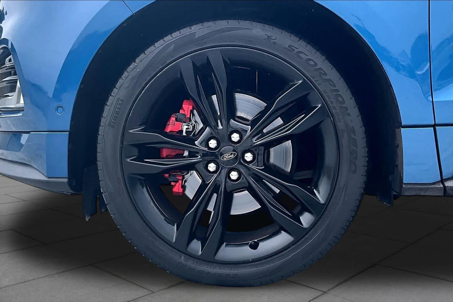 Used 2019 Ford Edge ST w/ Equipment Group 401A AWD/4WD image 11
