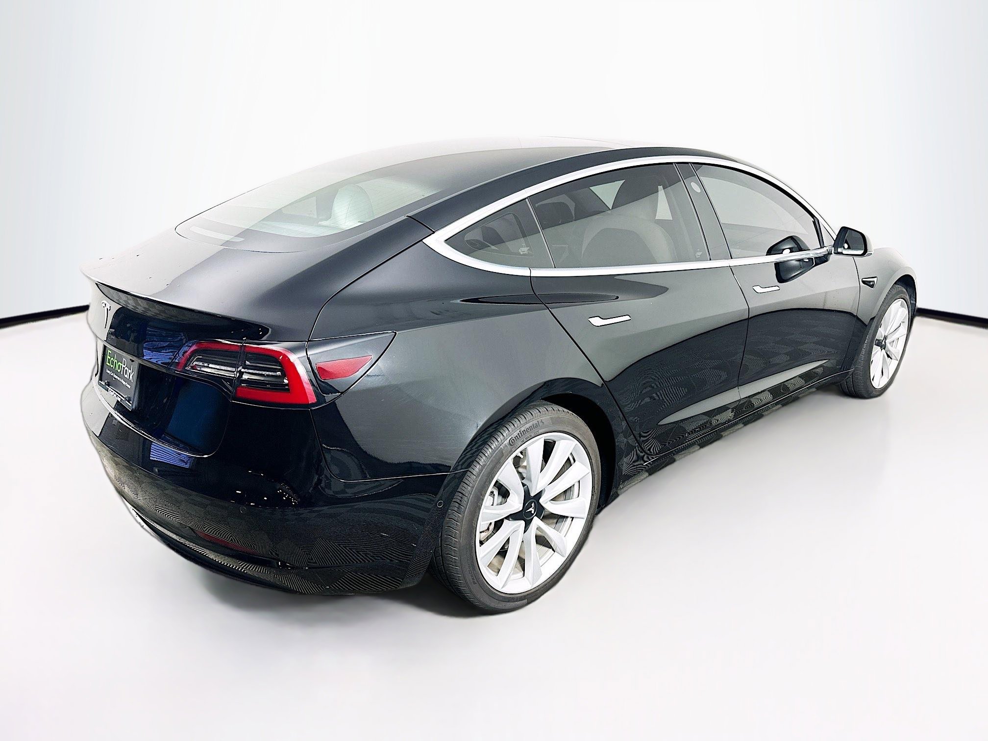 Used 2019 Tesla Model 3 Standard Range image 9