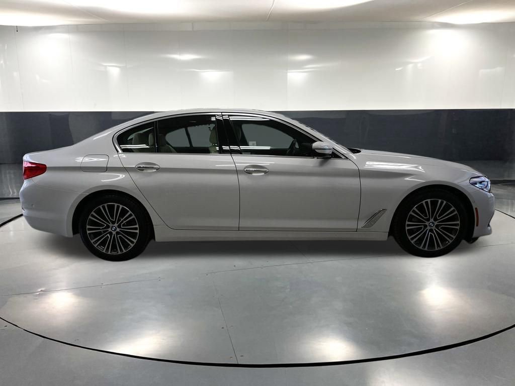 Used 2017 BMW 530i xDrive image 4