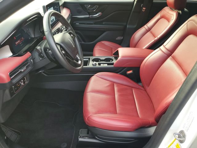 Used 2024 Lincoln Corsair Reserve w/ Rear Removable Package Tray image 17