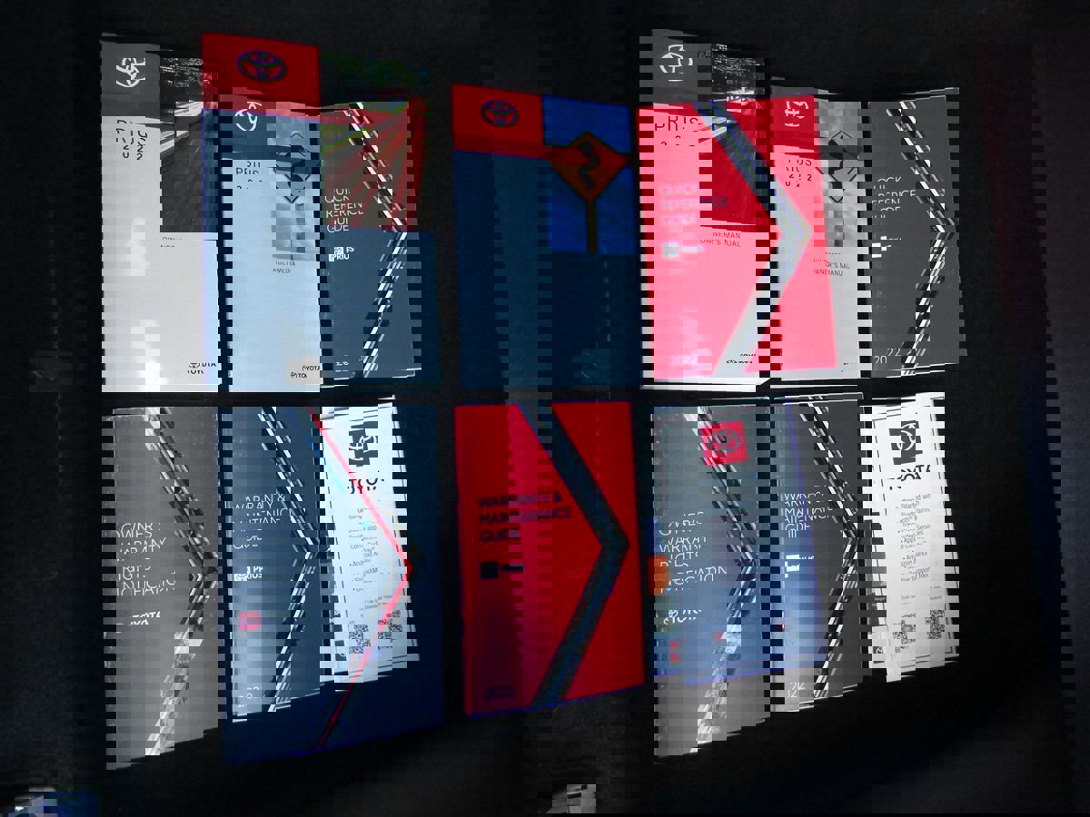 Used 2022 Toyota Prius LE image 34