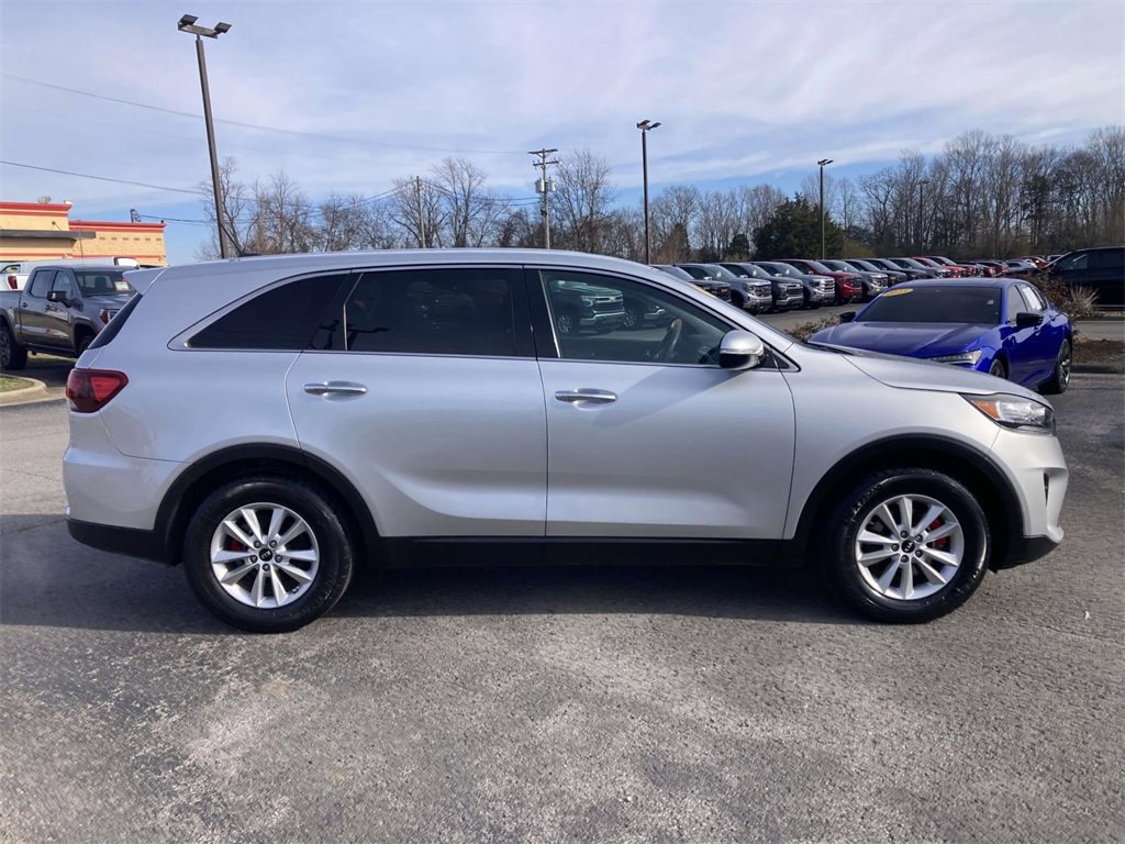 Used 2020 Kia Sorento LX image 2
