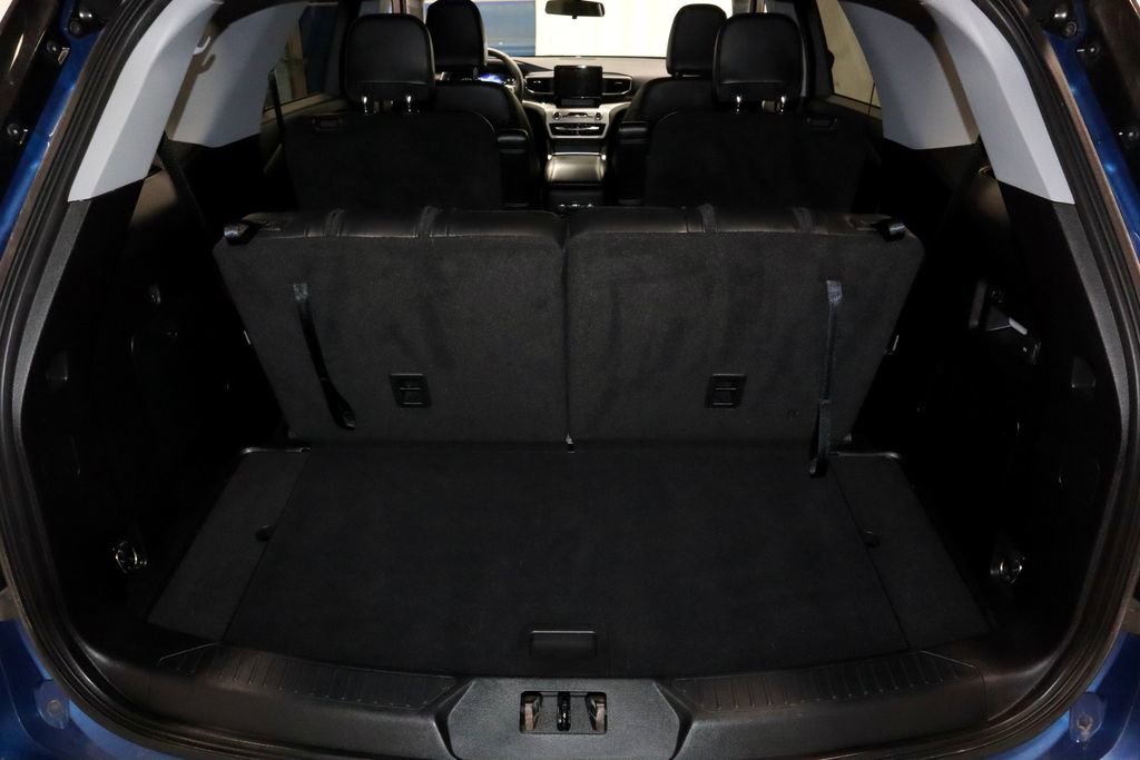 Used 2021 Ford Explorer XLT w/ Equipment Group 202A AWD/4WD image 14