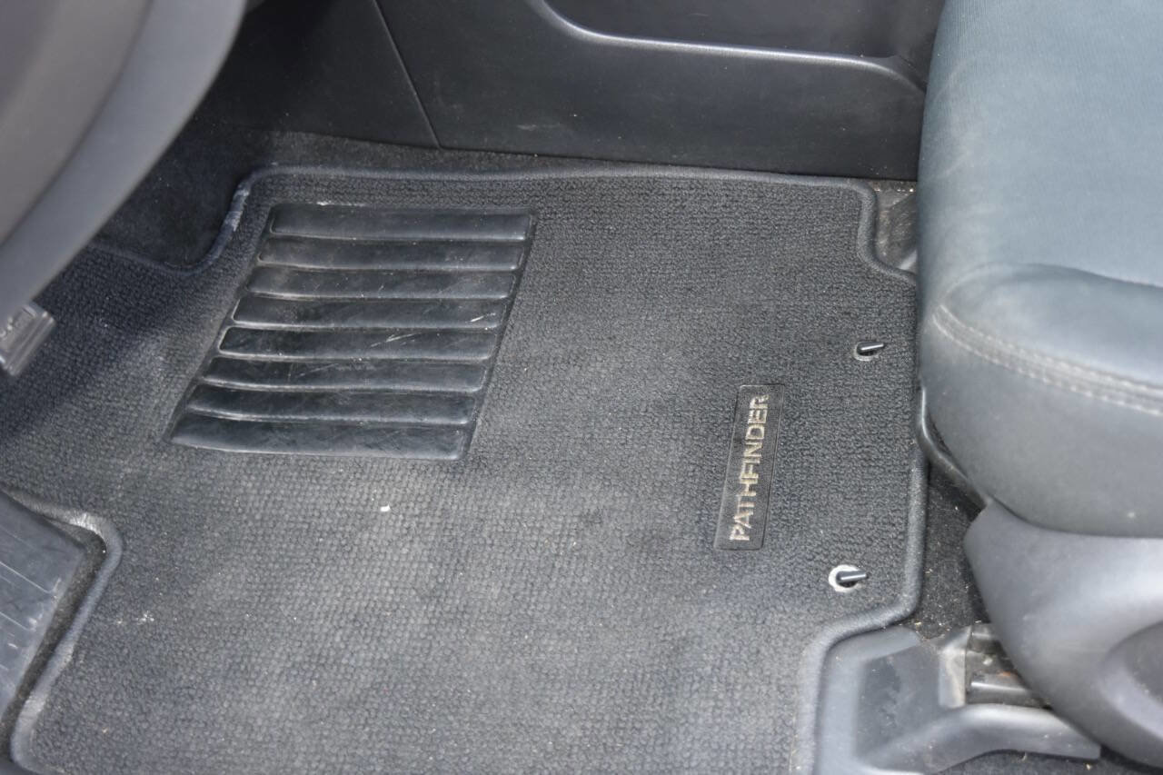 Used 2017 Nissan Pathfinder S image 65