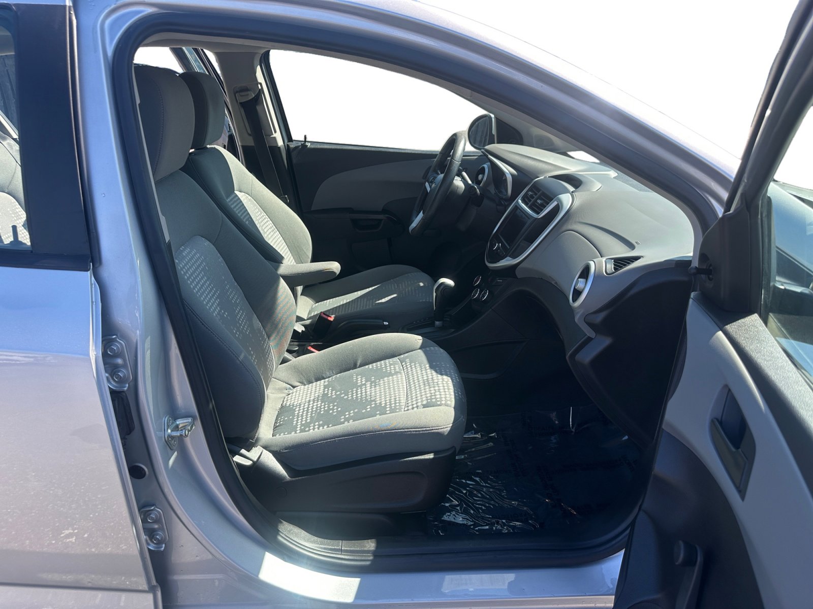 Used 2020 Chevrolet Sonic LT image 15