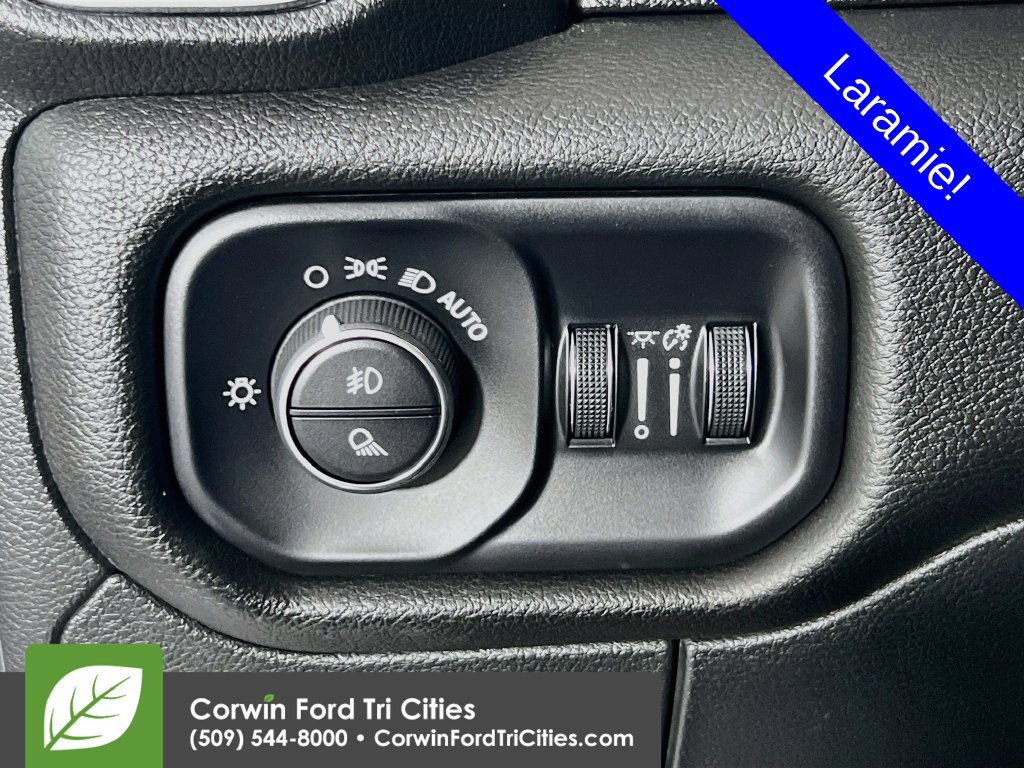 Used 2023 RAM 1500 Laramie AWD/4WD image 17