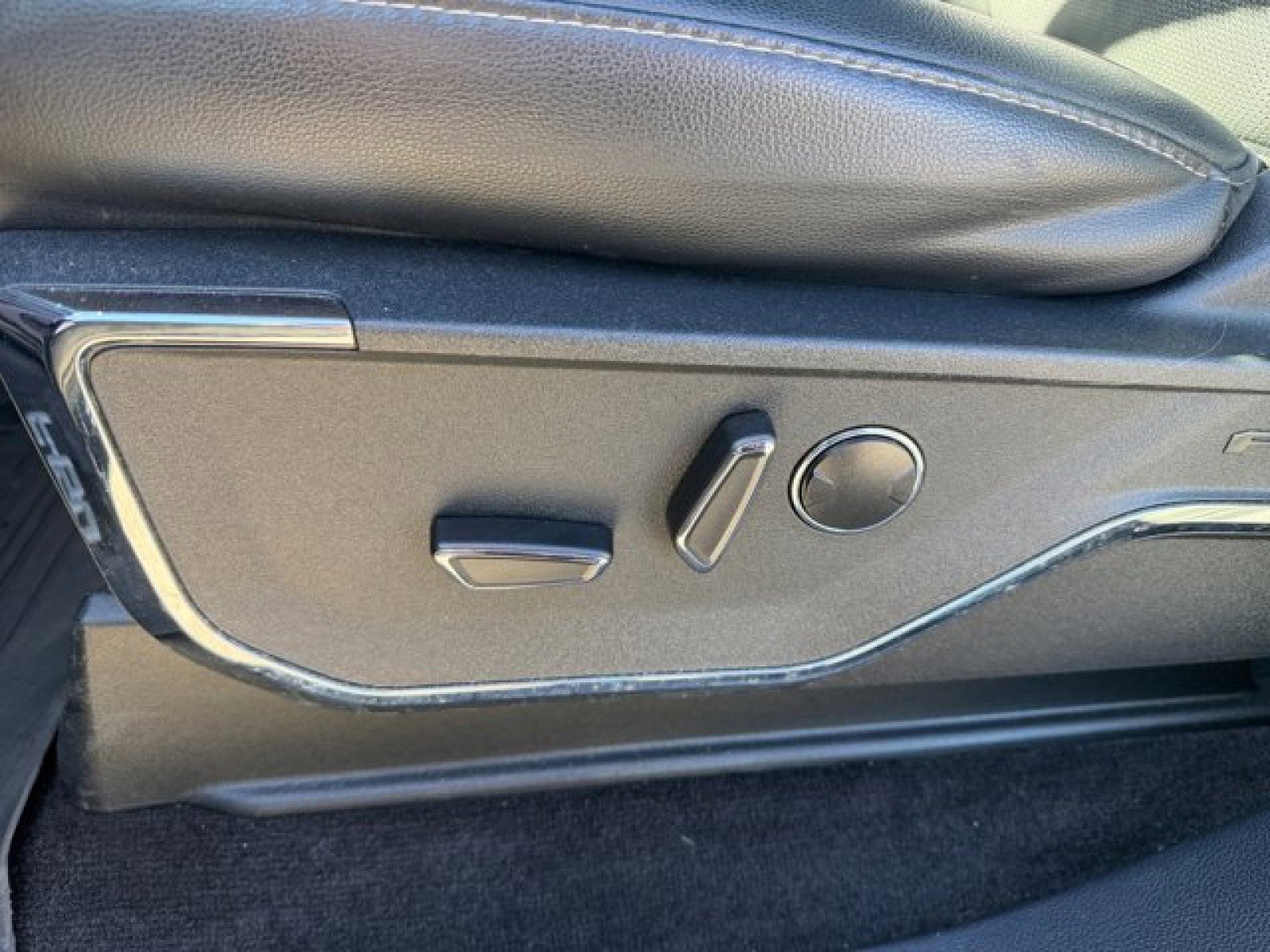 Used 2021 Ford F150 Lariat w/ Equipment Group 502A High image 11