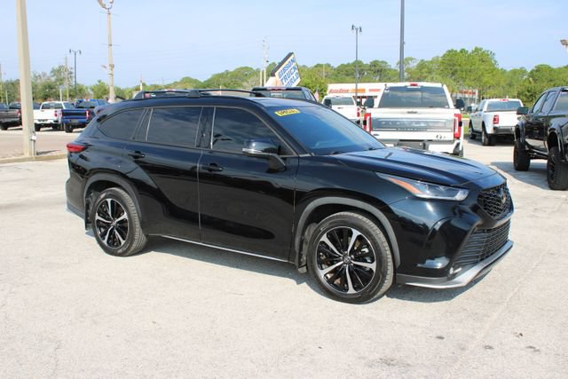 Used 2022 Toyota Highlander XSE AWD/4WD image 13