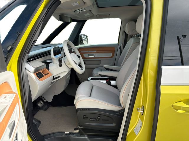 Used 2025 Volkswagen ID. Buzz 1st Edition image 10