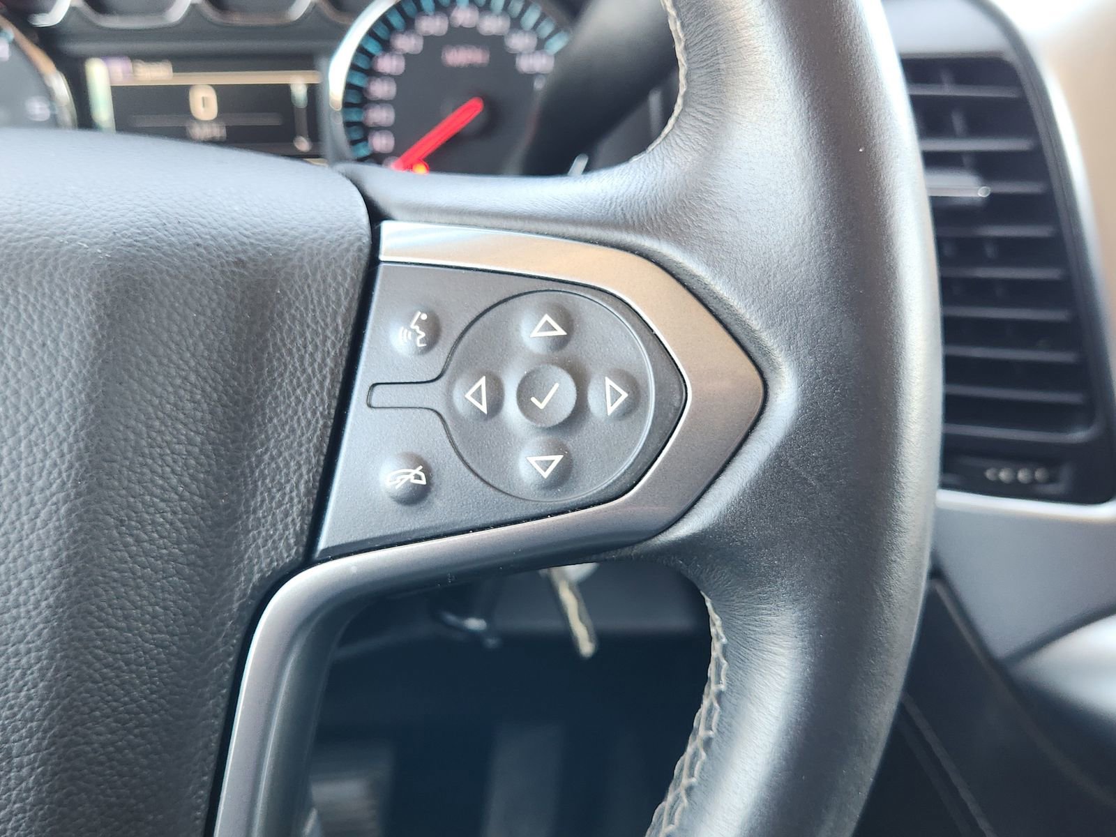 Used 2015 Chevrolet Tahoe LT image 32