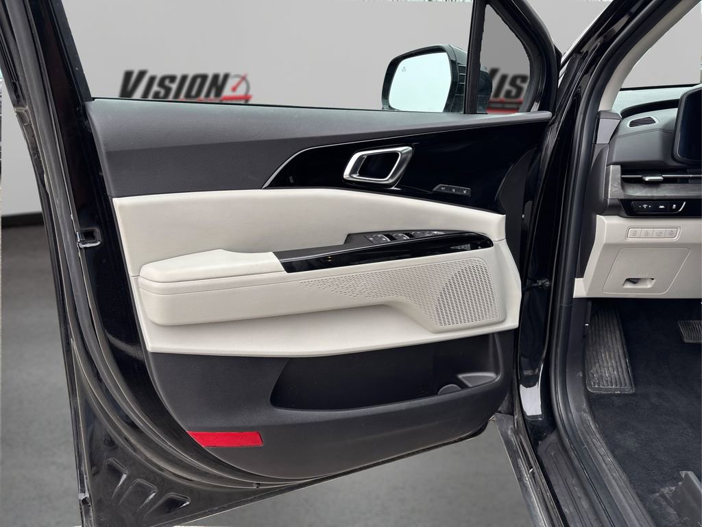Used 2024 Kia Carnival SX image 23