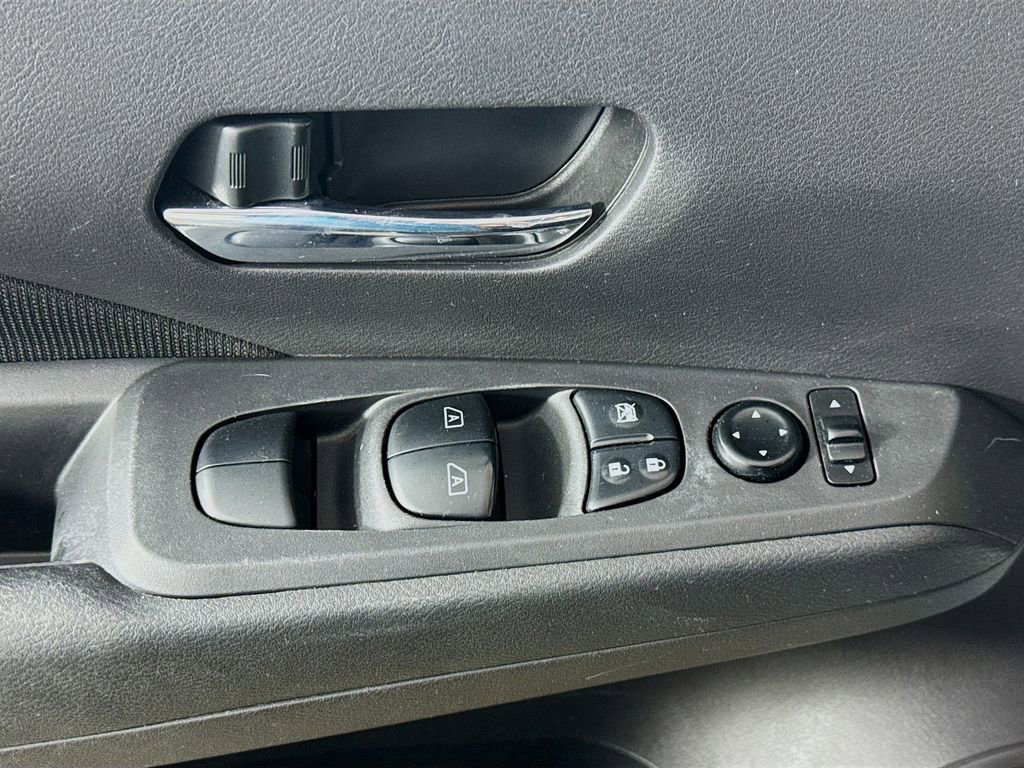 Used 2021 Nissan Kicks SV FWD image 20