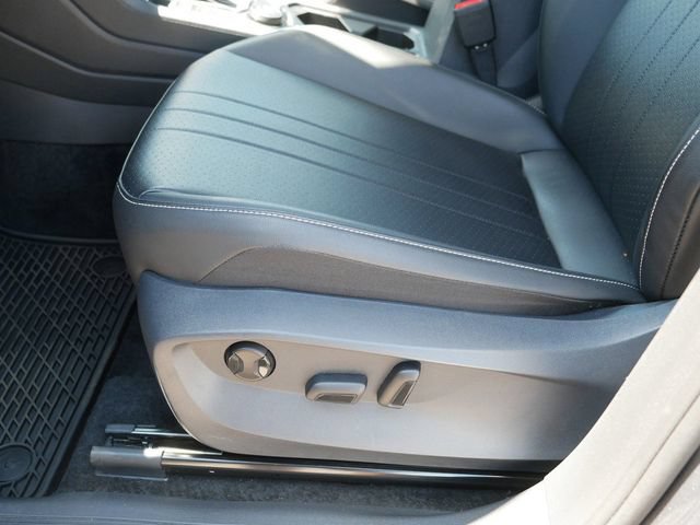 Certified 2024 Volkswagen Tiguan SE AWD/4WD image 17